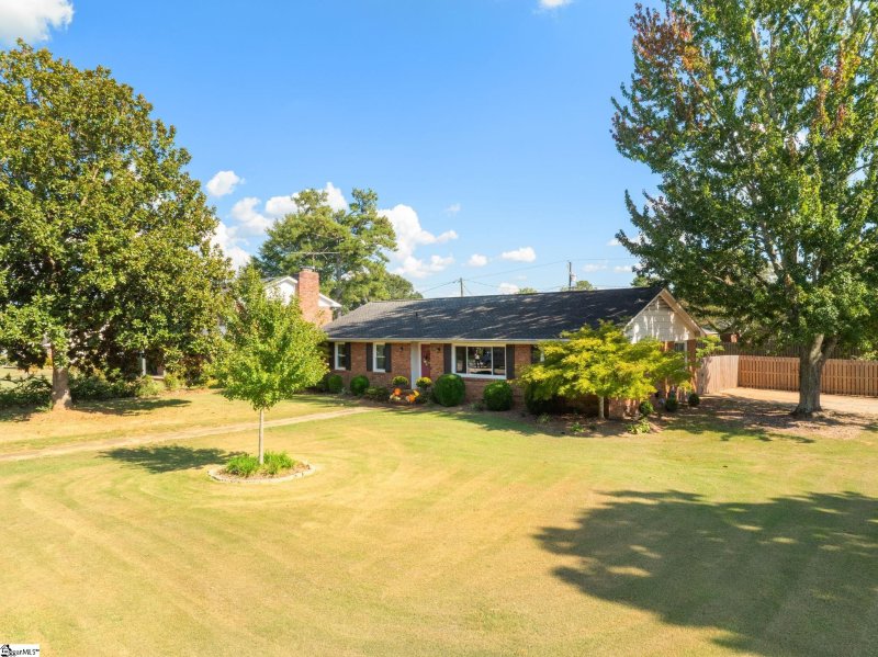 Property image 2 of 4220 Chaffee Road in Oak Forest, Spartanburg, SC 29301