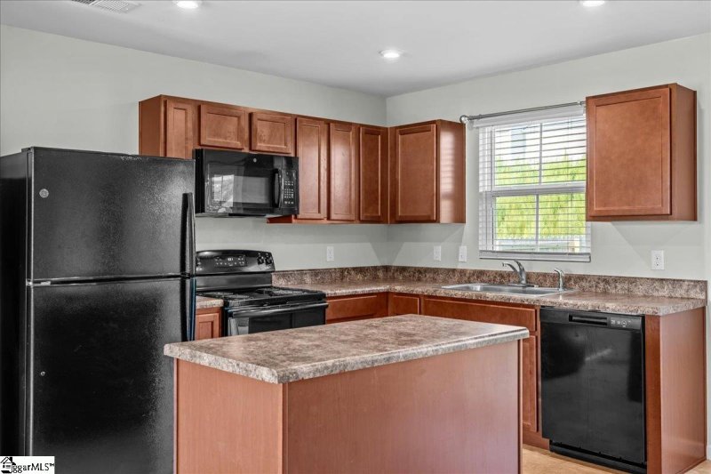 Property image 4 of 11 Torrington Drive in Maplestead Farms, Greenville, SC 29617