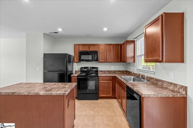 Property image 5 of 11 Torrington Drive in Maplestead Farms, Greenville, SC 29617