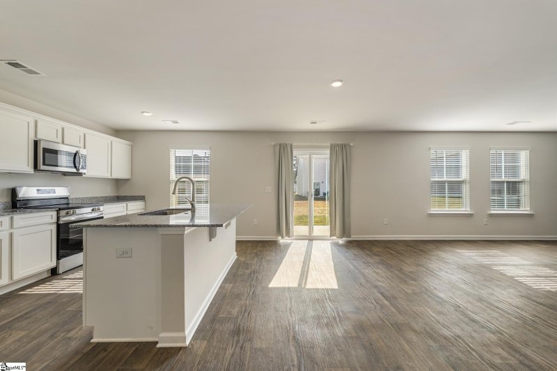 Property image 4 at 107 Southern Magnolia Lane, Laurens, SC 29360