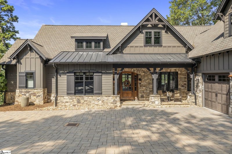 Property image 2 at 327 Penbroke Court, Six Mile, SC 29682