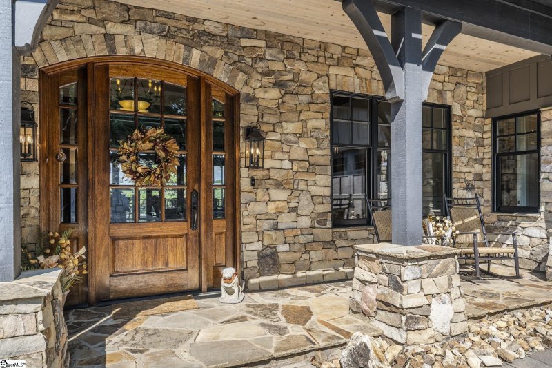 Property image 3 at 327 Penbroke Court, Six Mile, SC 29682