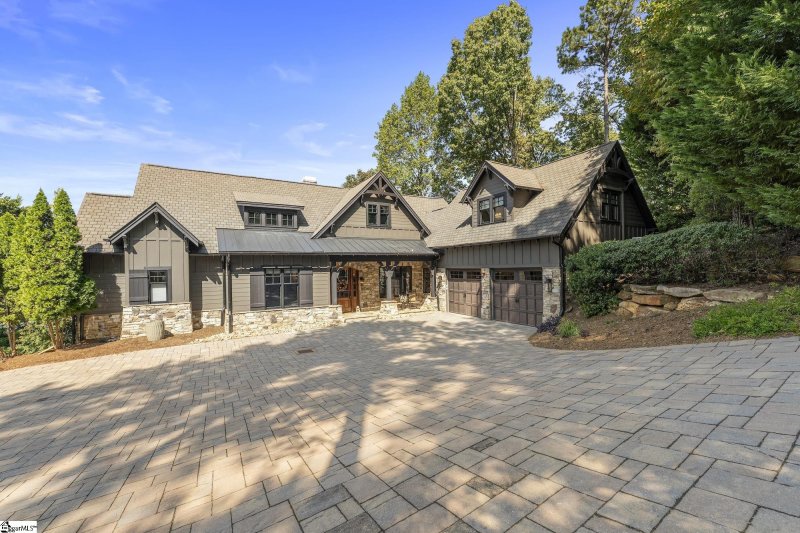 Property image 4 at 327 Penbroke Court, Six Mile, SC 29682