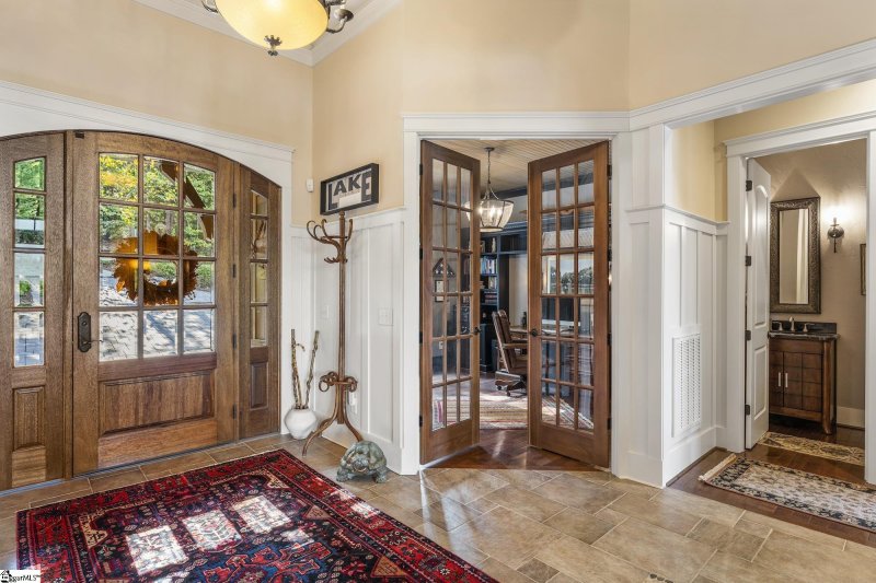 Property image 5 at 327 Penbroke Court, Six Mile, SC 29682