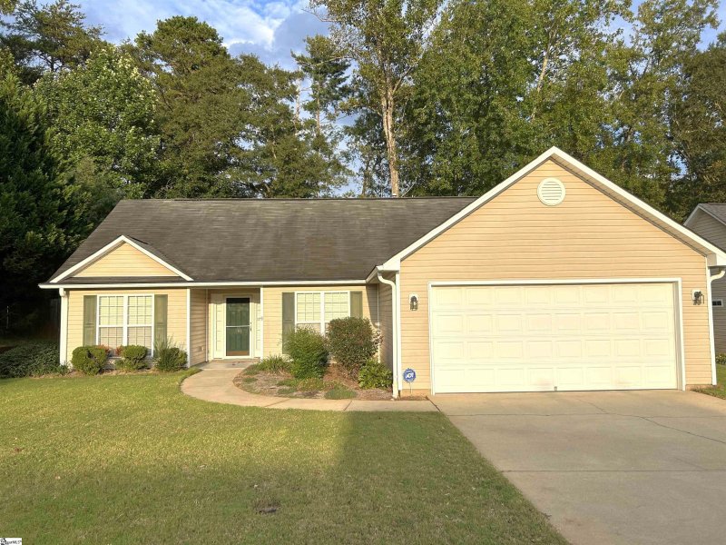 Cardinal Woods, Easley Community