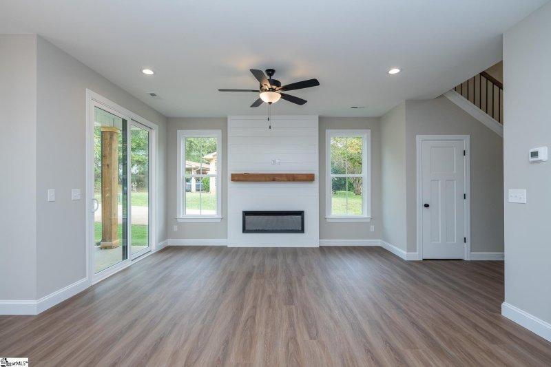 Property image 5 of 12 Bridwell Avenue in Nicholtown, Greenville, SC 29607
