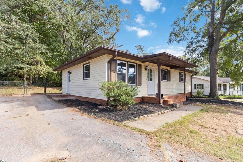 Property image 2 at 114 Loblolly Drive, Wellford, SC 29385