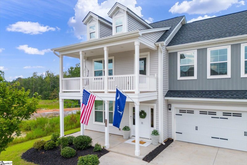 Property image 2 of 112 Woodcross Drive in Heritage Crossing, Simpsonville, SC 29681