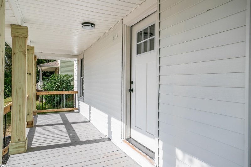 Property image 3 of 1512 Buncombe Road in Poe Mill, Greenville, SC 29609