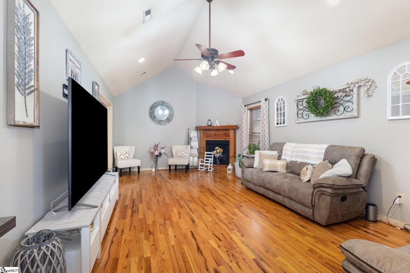 Property image 5 of 106 Bradley Drive in Millstone, Pickens, SC 29671