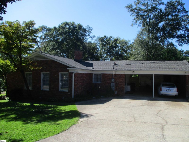 Property image 5 of 408 Greenbriar Lane in Stonewall Woods, Anderson, SC 29621