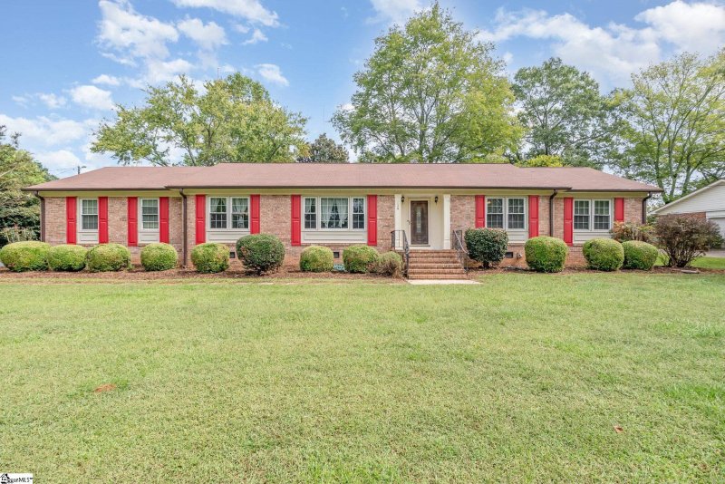 Property image 2 of 120 Elmhurst Road in Westcliffe, Greenville, SC 29611