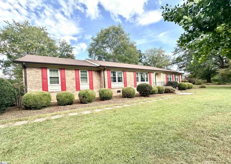 Property image 3 of 120 Elmhurst Road in Westcliffe, Greenville, SC 29611