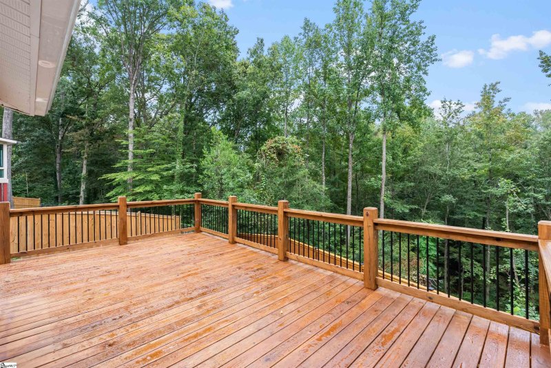 Property image 3 of 301 Sugar Creek Lane in Sugar Creek, Greer, SC 29650