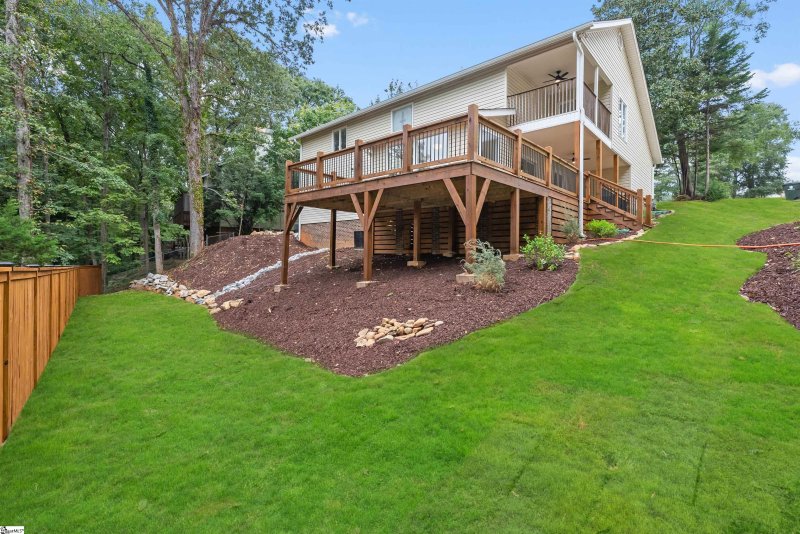 Property image 5 of 301 Sugar Creek Lane in Sugar Creek, Greer, SC 29650