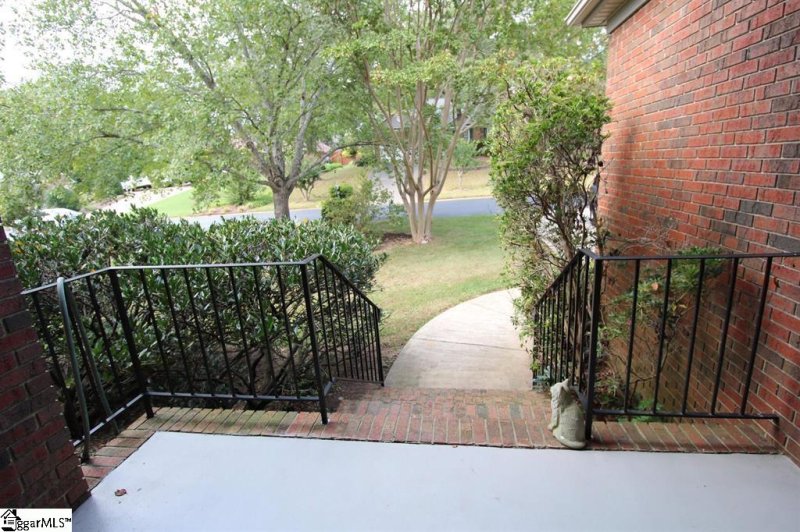 Property image 5 of 309 Stratford Road in Bradford West, Moore, SC 29369-9341