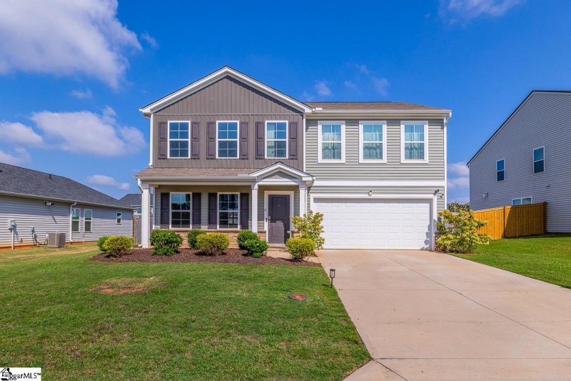 Property image 2 of 605 Whittier Street in Harrington, Greenville, SC 29605