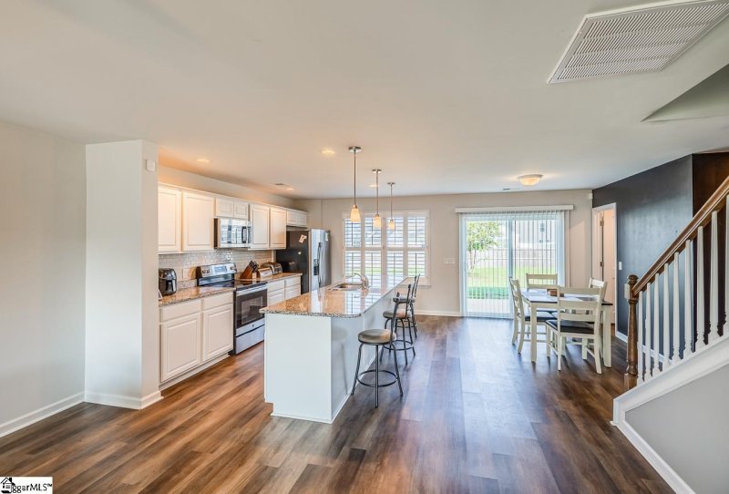 Property image 3 of 605 Whittier Street in Harrington, Greenville, SC 29605