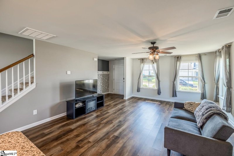 Property image 5 of 605 Whittier Street in Harrington, Greenville, SC 29605