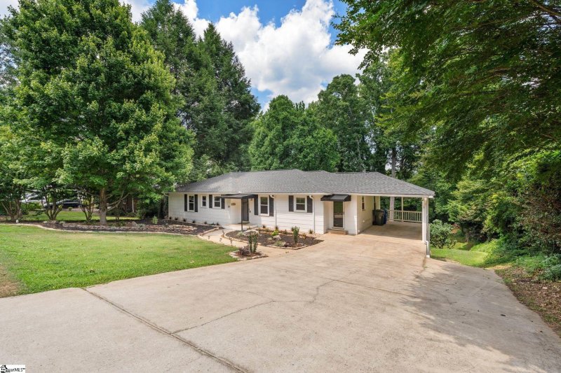 Property image 2 of 28 Blackburn Street in Isaqueena Park, Greenville, SC 29607