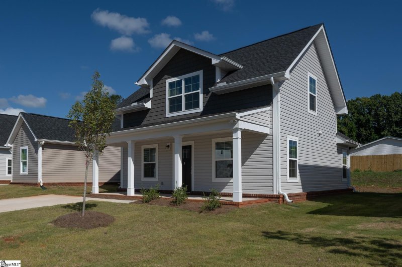 Property image 2 of 8 Thorndike Way in Lakeview at Berea, Greenville, SC 29617