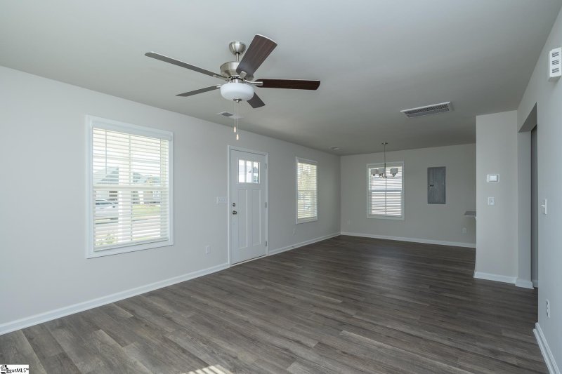 Property image 3 of 8 Thorndike Way in Lakeview at Berea, Greenville, SC 29617