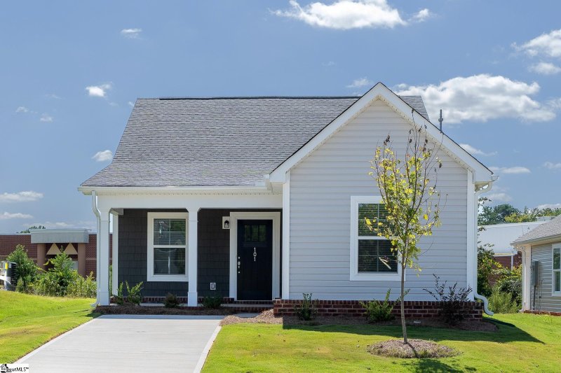 Property image 2 of 101 Thorndike Way in Lakeview at Berea, Greenville, SC 29617