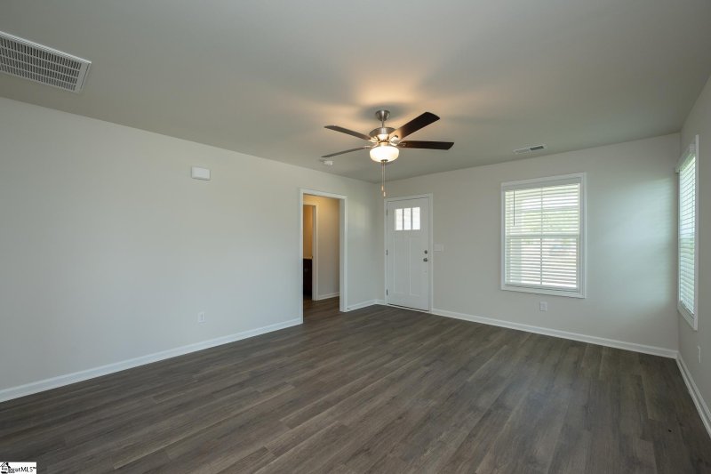 Property image 3 of 101 Thorndike Way in Lakeview at Berea, Greenville, SC 29617