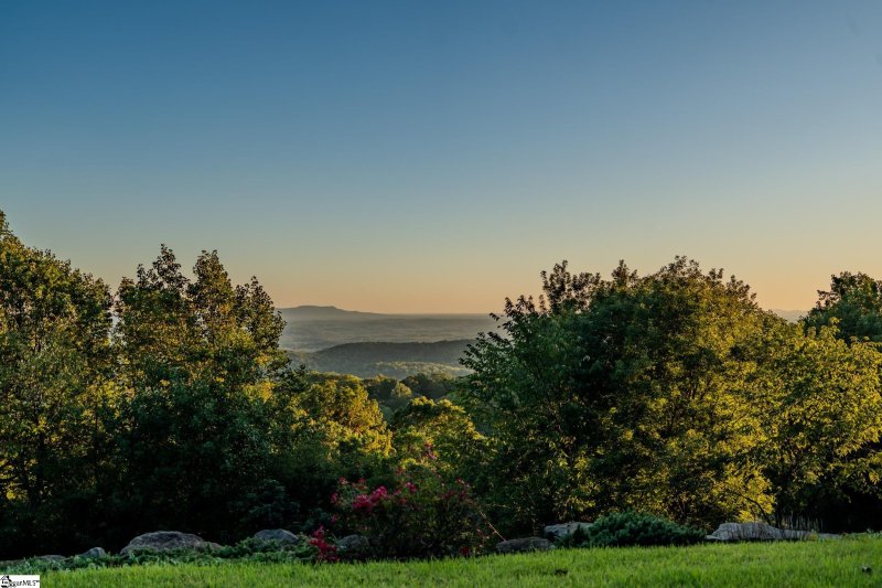 Property image 2 of 10 Night Hawk Way in The Cliffs at Glassy, Landrum, SC 29356