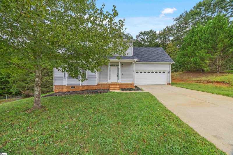 Property image 2 of 8 Gentian Court in Wildflower Meadows, Taylors, SC 29687