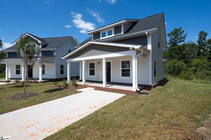 Property image 2 of 220 Waltham Court in Lakeview at Berea, Greenville, SC 29617
