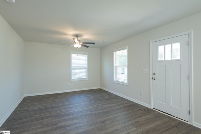 Property image 4 of 209 Waltham Court in Lakeview at Berea, Greenville, SC 29617