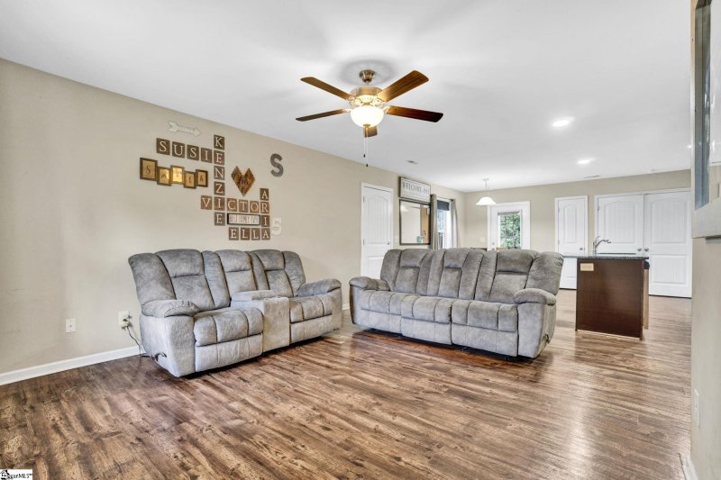 Property image 4 at 422 Mount Hood Drive, Inman, SC 29349