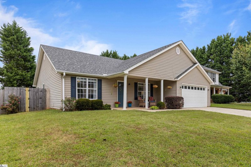 Property image 5 of 3 Bass Way in Spring Ridge, Taylors, SC 29687