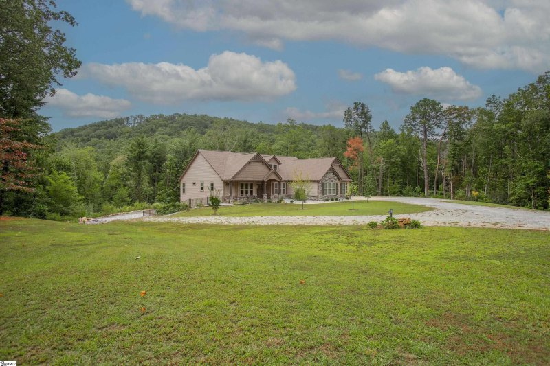 Property image 3 of 1061 Hidden Glory Drive in Hidden Hills of Glassy Mountain, Landrum, SC 29356