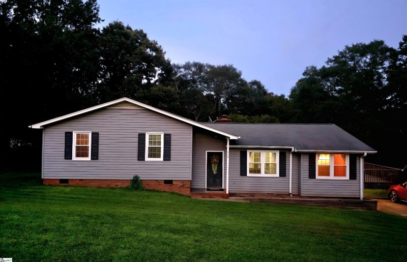 318 Country Glen Lane