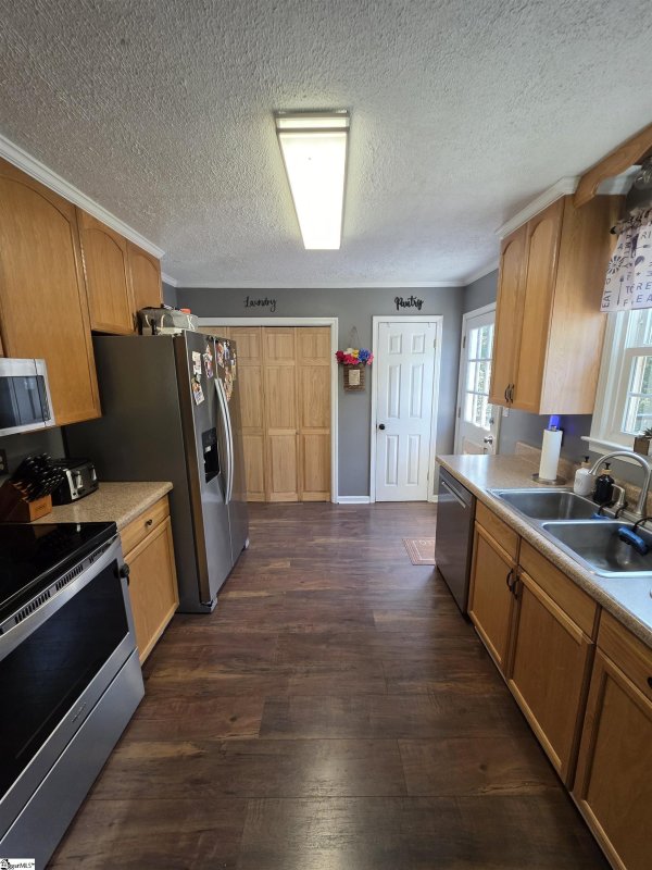 Property image 2 of 318 Country Glen Lane in Country Glen, Pelzer, SC 29669