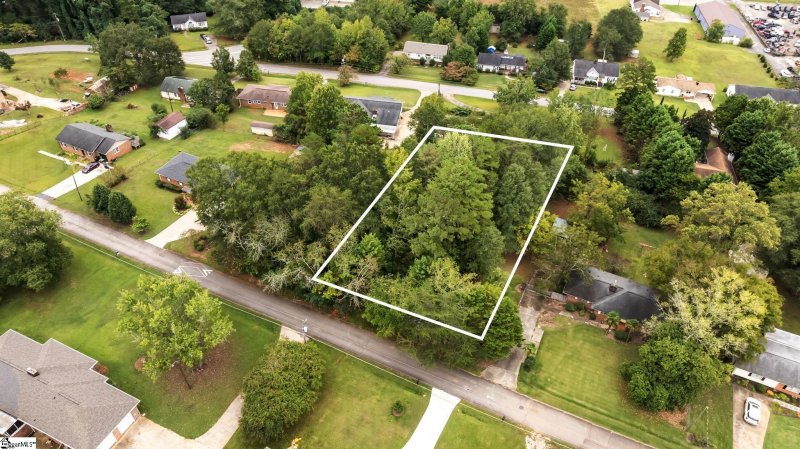 Property image 3 at 11 Knollview Drive, Greenville, SC 29611