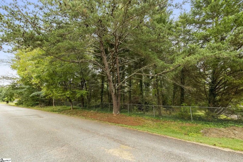 Property image 4 at 11 Knollview Drive, Greenville, SC 29611