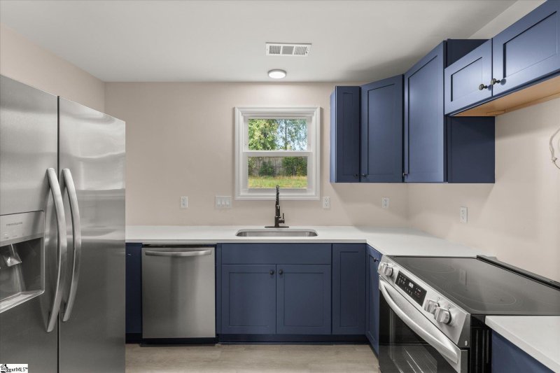 Property image 3 of 106 Alpha Drive in Kennedy Park, Greenville, SC 29605