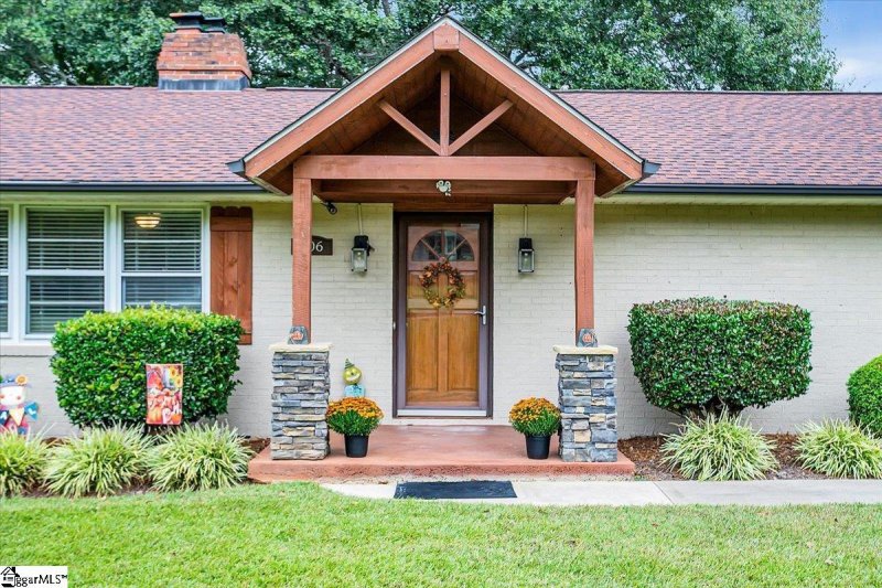 106 Carriage Lane