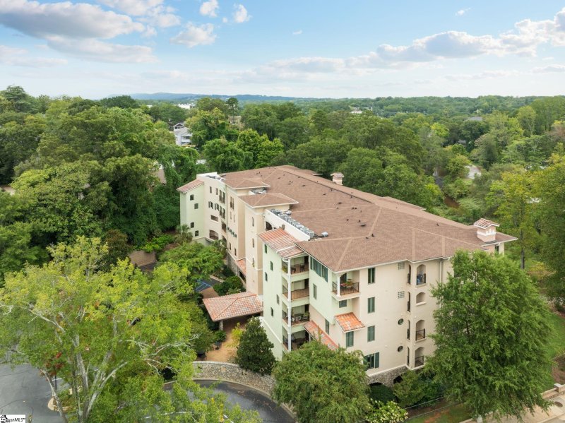 Property image 2 of 1209 E Washington Street in Richland at Cleveland Park, Greenville, SC 29601