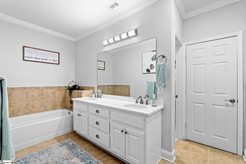 Property image 5 of 1209 E Washington Street in Richland at Cleveland Park, Greenville, SC 29601