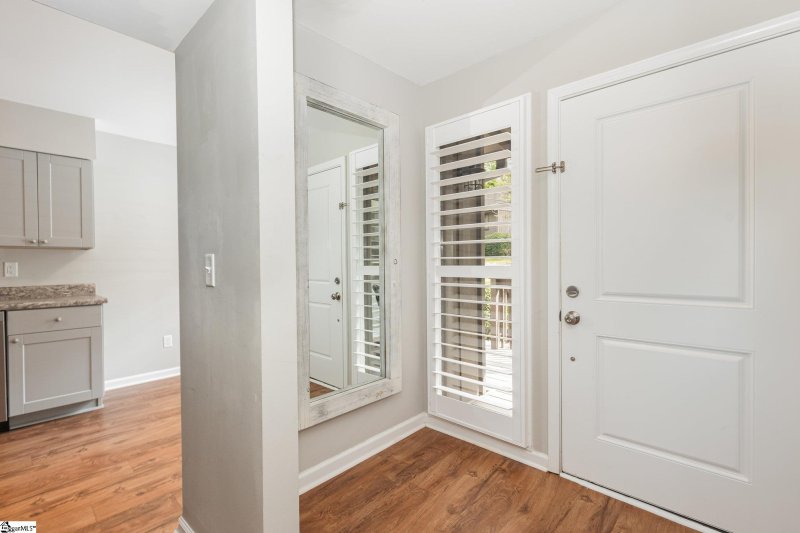 Property image 2 of 161 Ingleoak Lane in Inglewood, Greenville, SC 29615