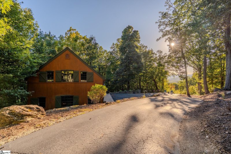 Property image 2 of 201 Plumley Summit Road in The Cliffs at Glassy, Landrum, SC 29356