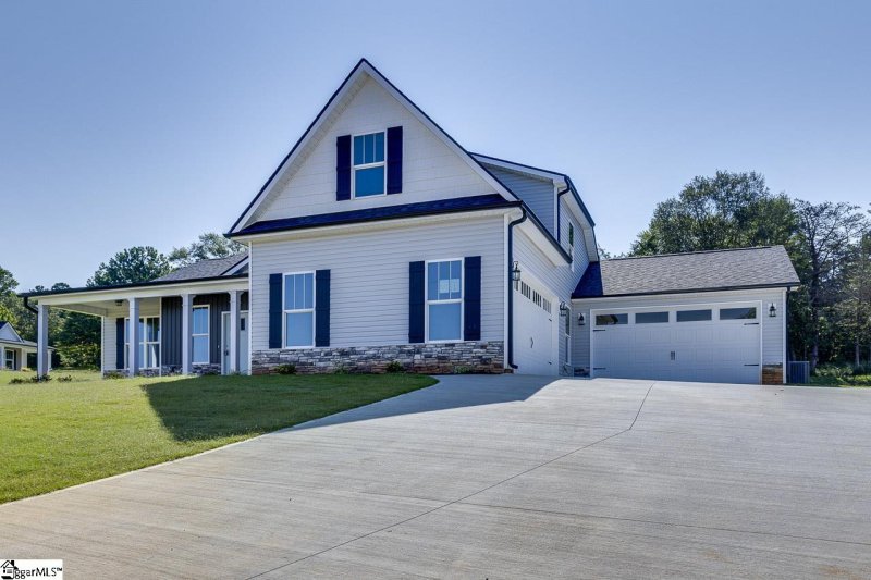 Property image 4 of 101 Powell Court in Hinton Farms, Easley, SC 29640