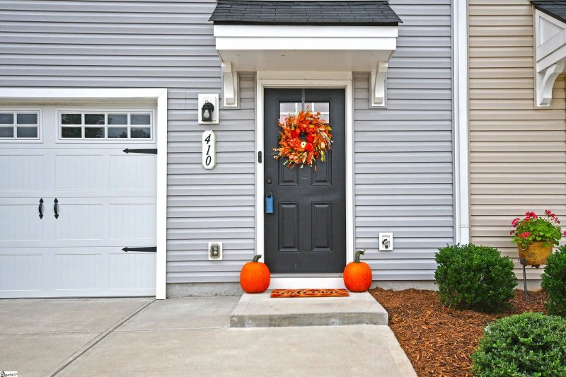 Property image 2 of 410 Brookshade Way in Baldwin Ridge, Simpsonville, SC 29680