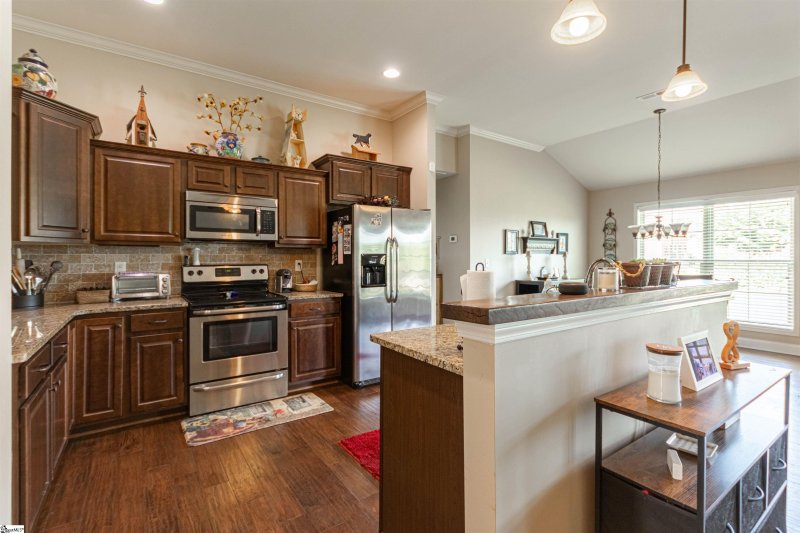 Property image 5 of 315 E Story Bush Lane in Bush Fork, Inman, SC 29349