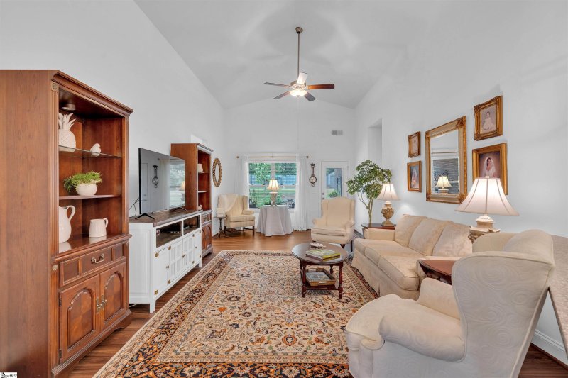 Property image 3 of 940 Ravenfield Drive in Woods at Pine Ridge, Duncan, SC 29334