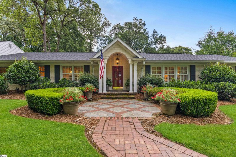 Property image 2 of 200 Augusta Street in Higgins Estate, Easley, SC 29640